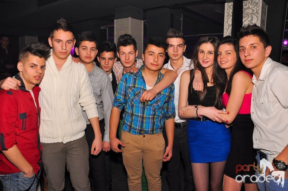 Vineri noaptea în Club Life, 