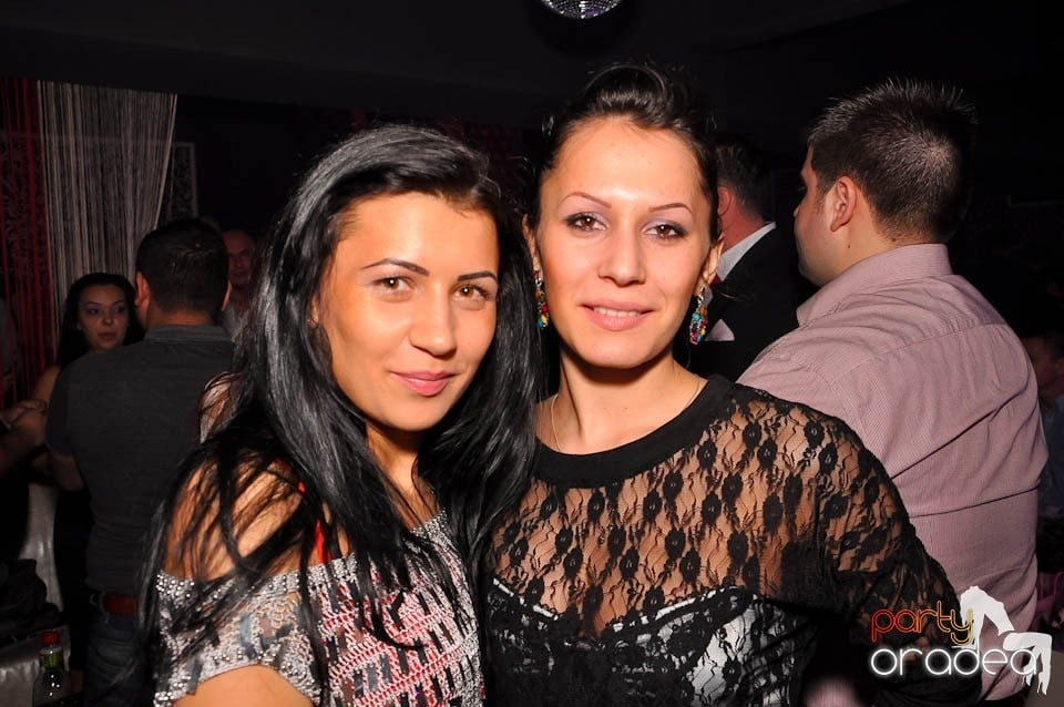 Vineri noaptea în Club Life,