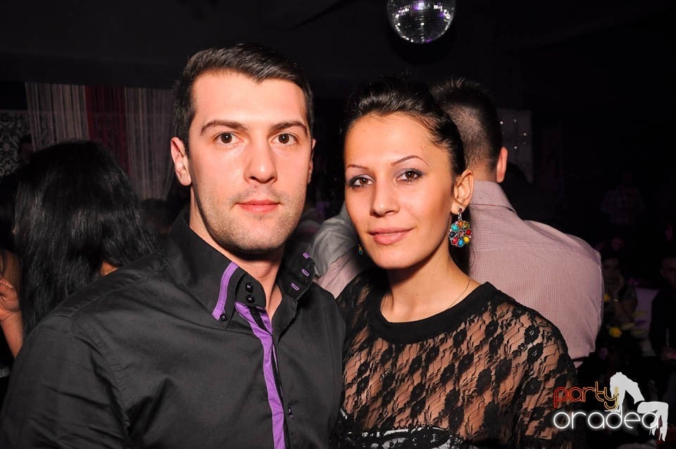 Vineri noaptea în Club Life,