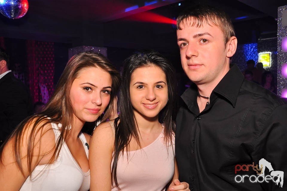 Vineri noaptea în Club Life, 