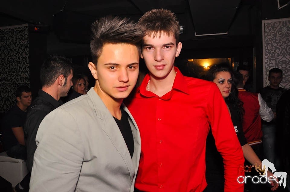 Vineri noaptea în Club Life,