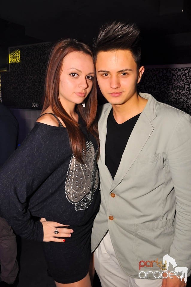 Vineri noaptea în Club Life,