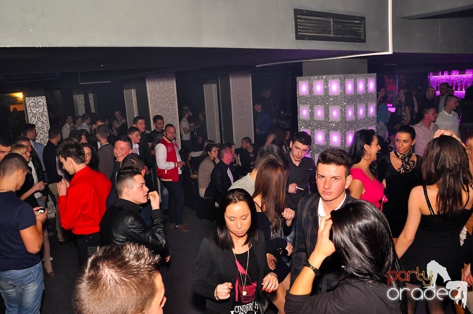 Vineri noaptea în Club Life,