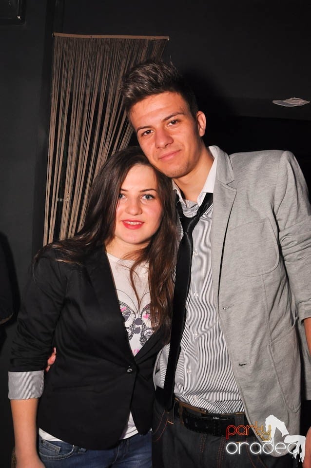 Vineri noaptea în Club Life,