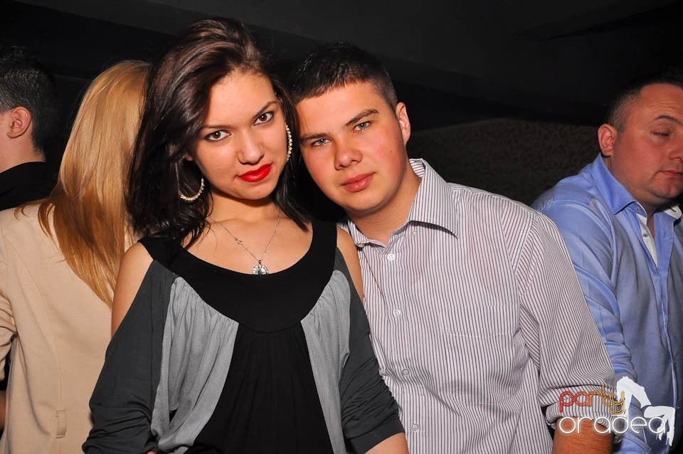 Vineri noaptea în Club Life, 