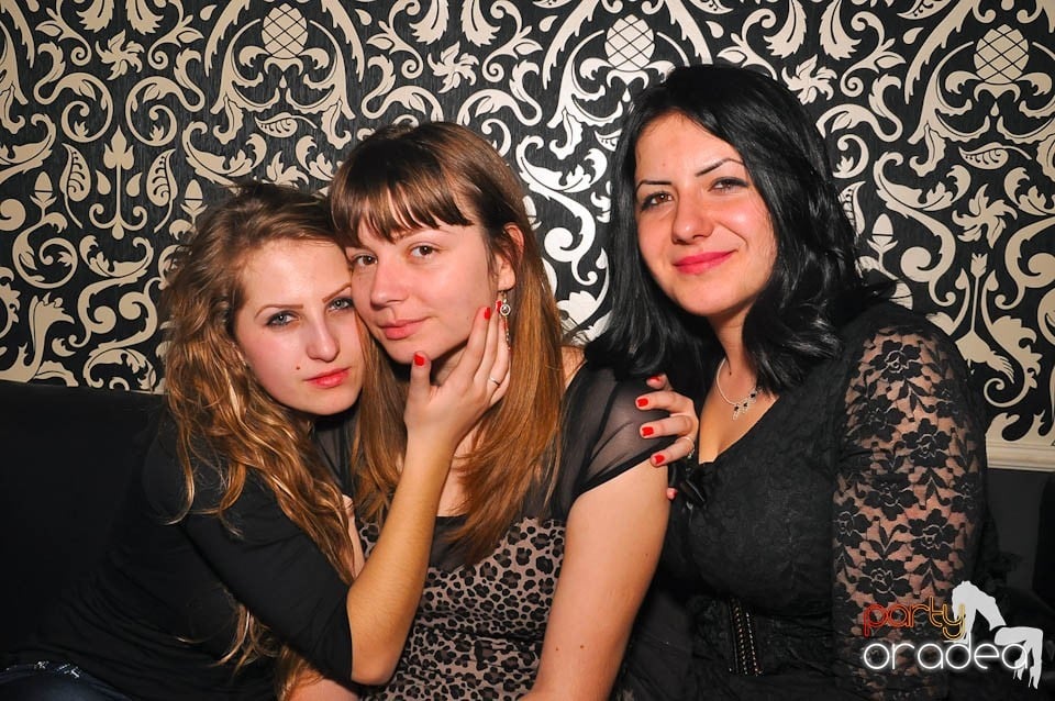 Vineri noaptea în Club Life, 