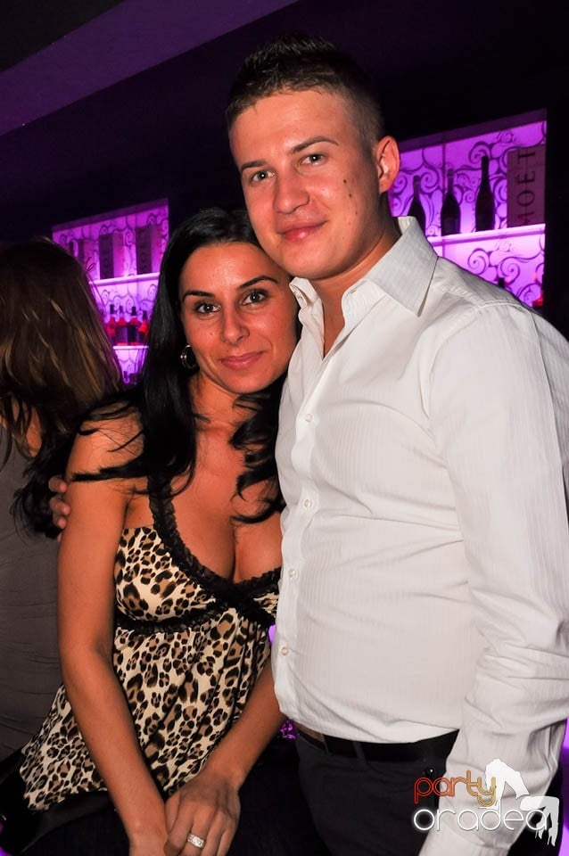 Vineri noaptea în Club Life, 