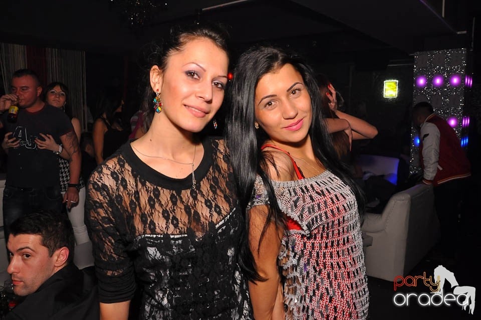 Vineri noaptea în Club Life,