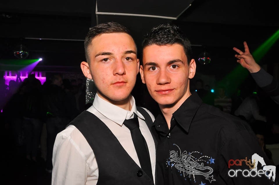 Vineri noaptea în Club Life, 