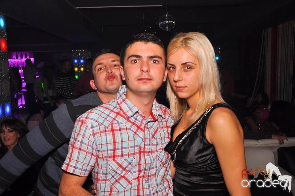 Vineri noaptea în Club Life,