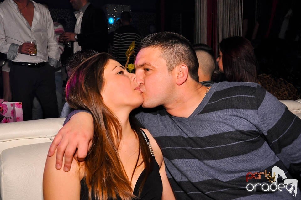 Vineri noaptea în Club Life,