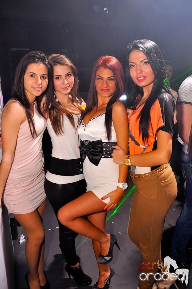 Vineri noaptea în Club Life,