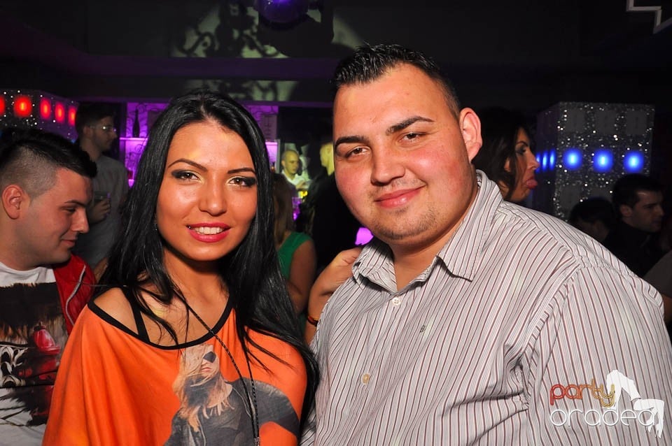 Vineri noaptea în Club Life,