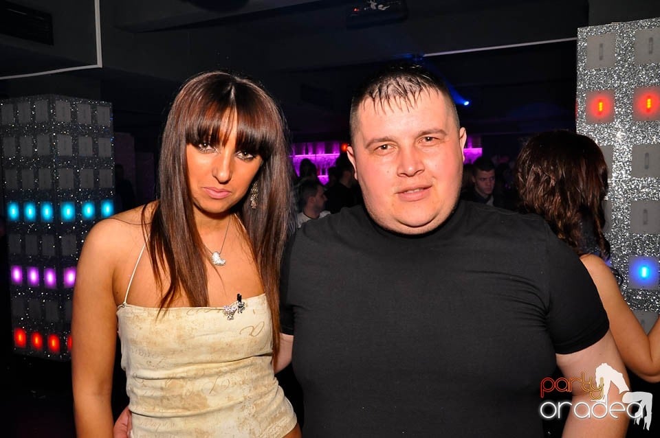 Vineri noaptea în Club Life,