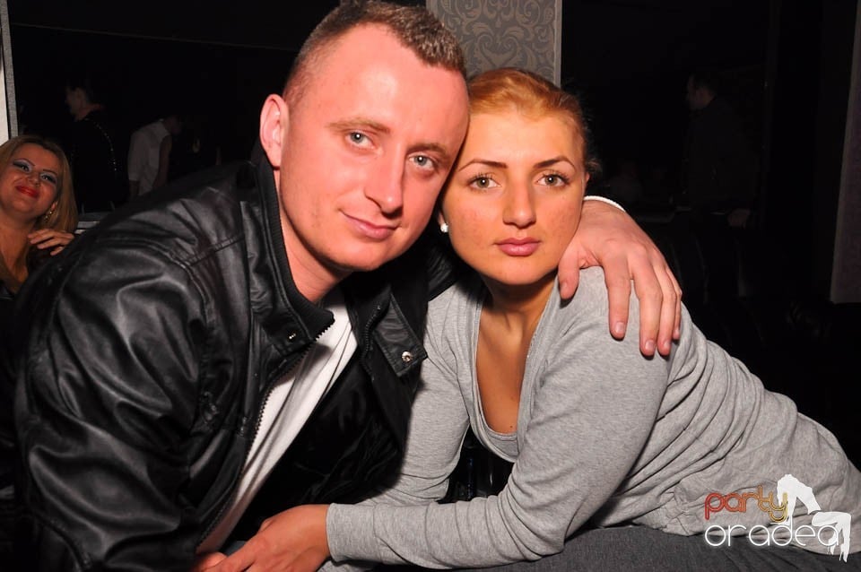 Vineri noaptea în Club Life,