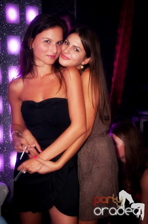 Vineri noaptea în Club Life, 