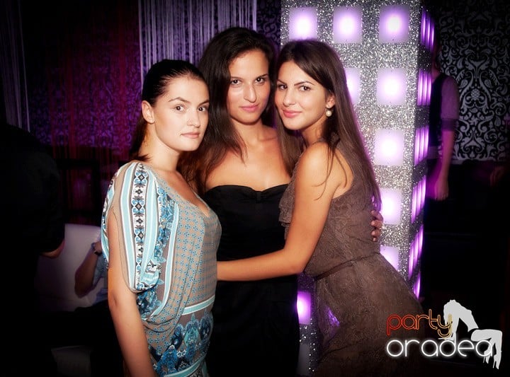 Vineri noaptea în Club Life, 