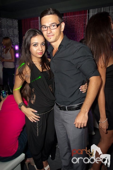 Vineri noaptea în Club Life, 