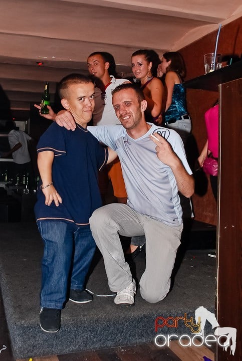 Vineri noaptea în Club Seven, 