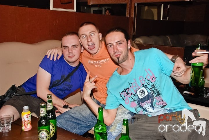 Vineri noaptea în Club Seven, 