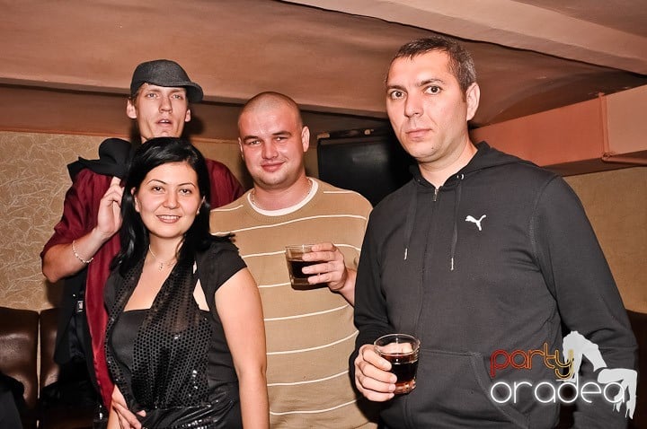 Vineri noaptea în Club Seven, 