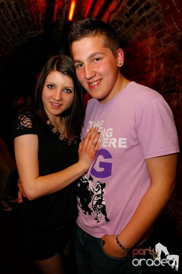 Vineri noaptea în Escape Club, 