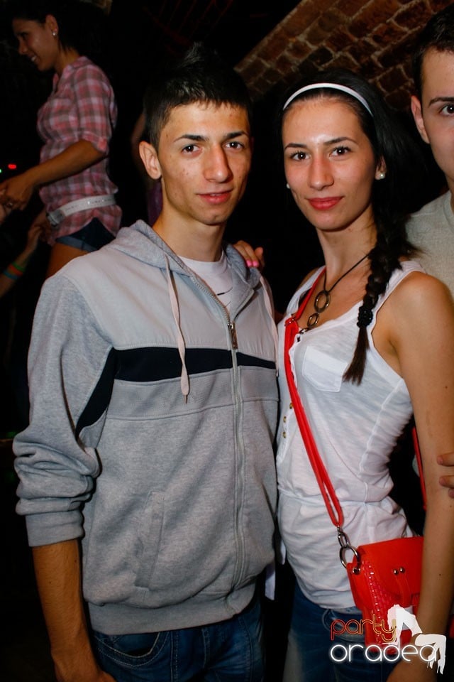 Vineri noaptea în Escape Club, 