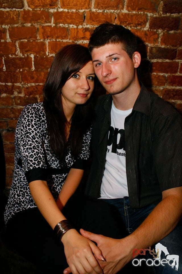 Vineri noaptea în Escape Club, 