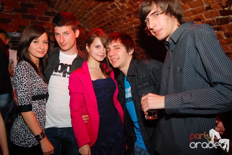 Vineri noaptea în Escape Club, 