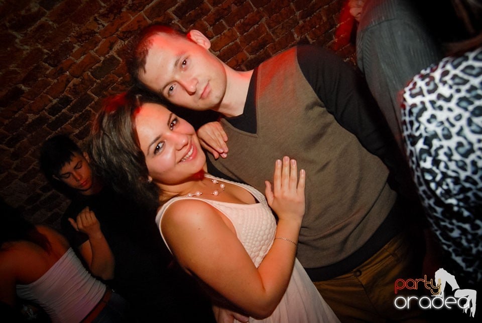 Vineri noaptea în Escape Club, 