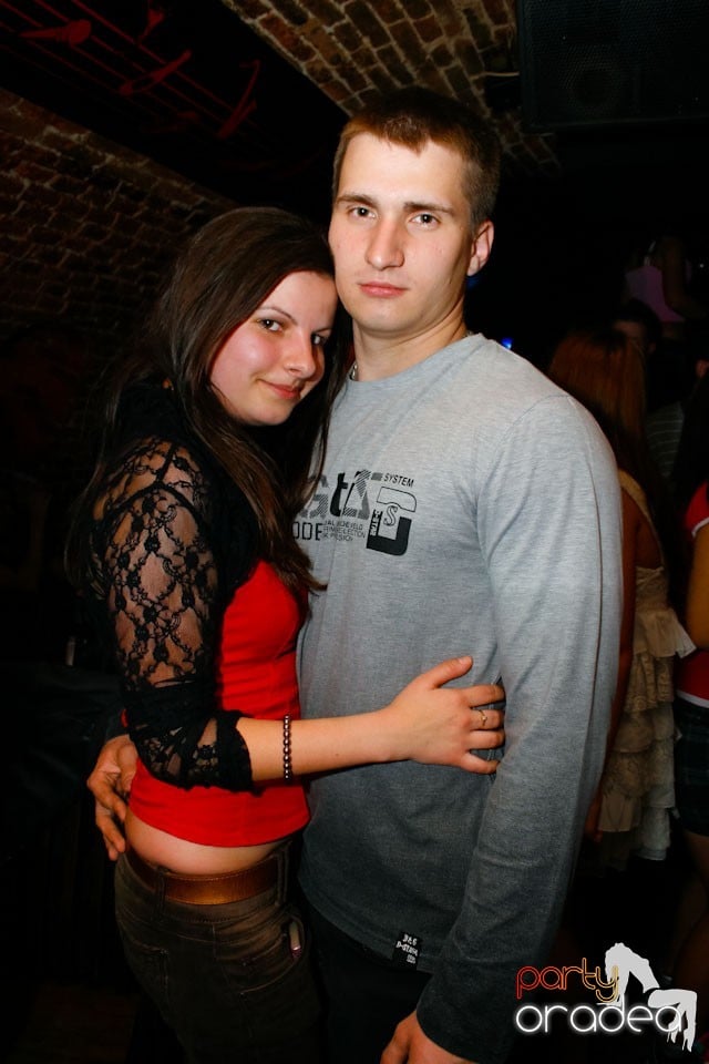 Vineri noaptea în Escape Club, 