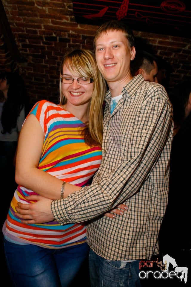 Vineri noaptea în Escape Club, 