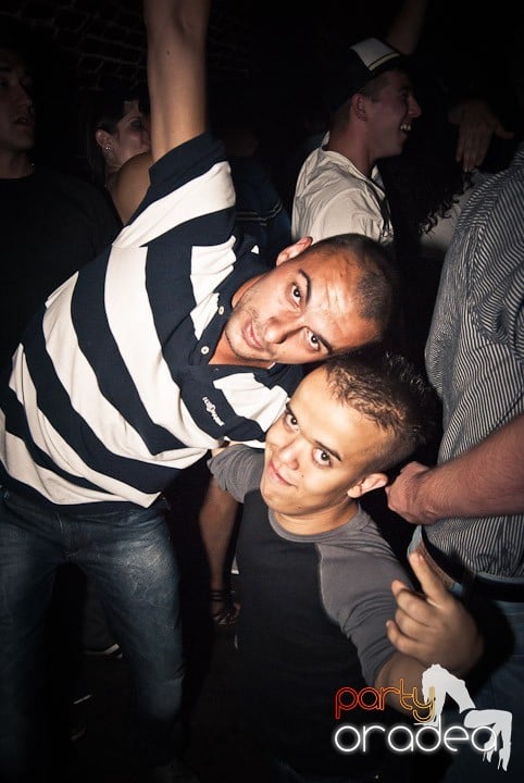 Vineri noaptea în Escape, 