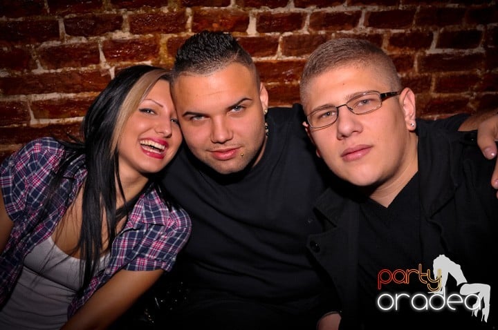 Vineri noaptea în Escape, 