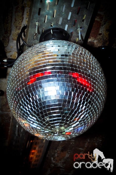 Vineri noaptea în Escape, 