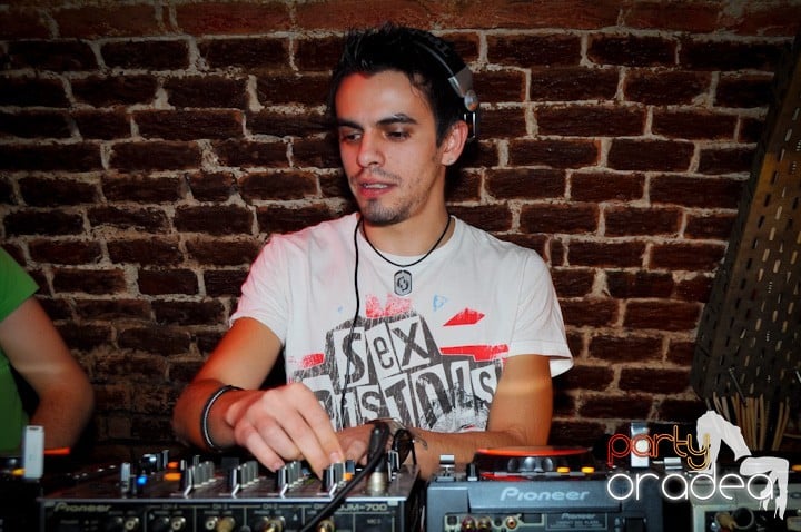 Vineri noaptea în Escape, 