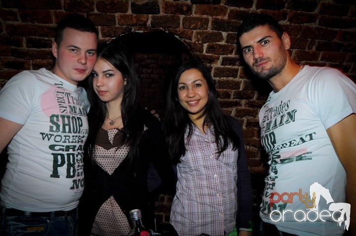 Vineri noaptea în Escape, 