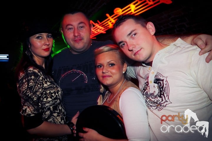 Vineri noaptea în Escape, 