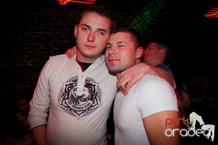 Vineri noaptea în Escape, 