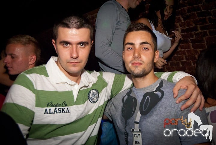 Vineri noaptea în Escape, 