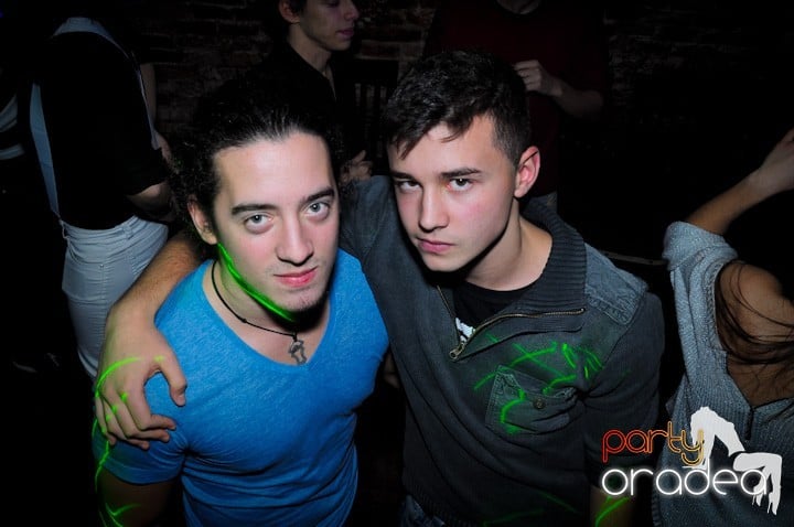 Vineri noaptea în Escape, 