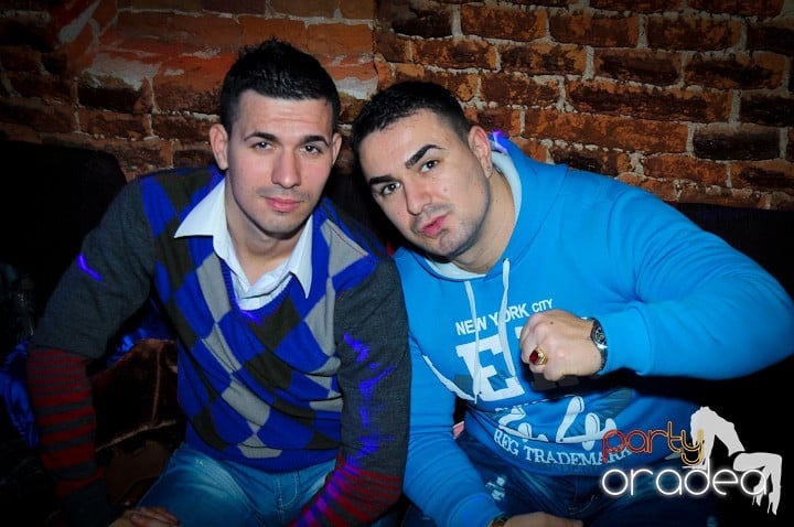 Vineri noaptea în Escape, 