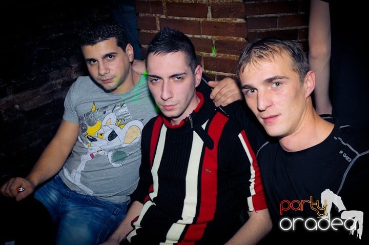 Vineri noaptea în Escape, 