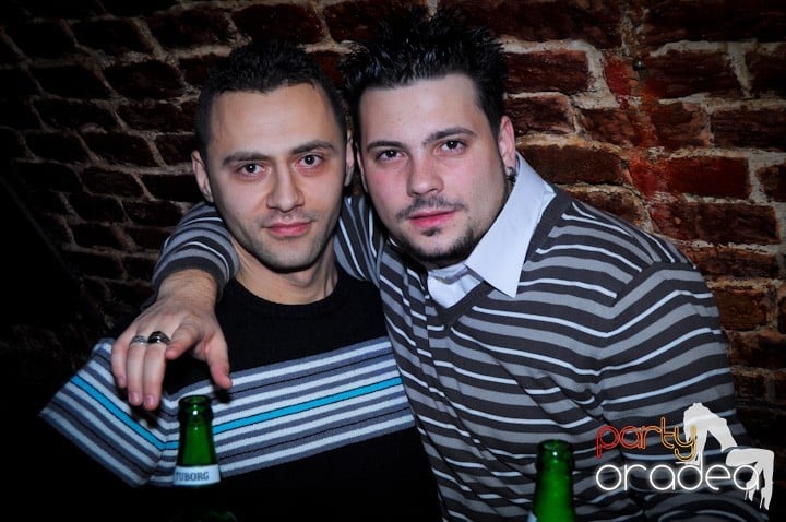 Vineri noaptea în Escape, 