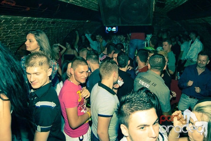 Vineri noaptea în Escape, 