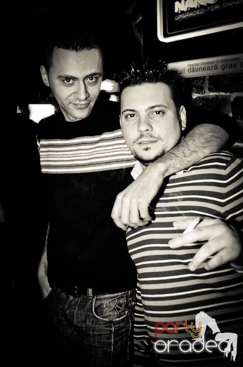 Vineri noaptea în Escape, 