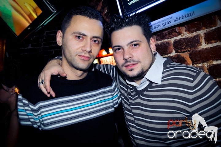 Vineri noaptea în Escape, 