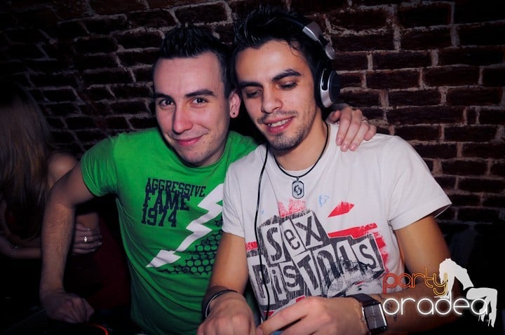 Vineri noaptea în Escape, 