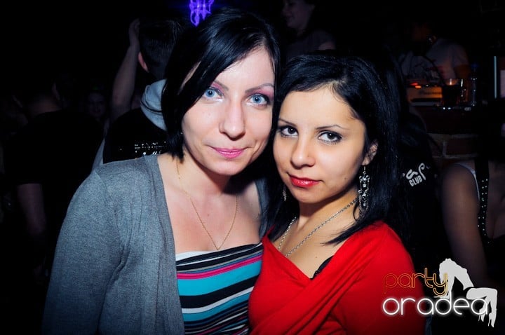 Vineri noaptea în Escape, 