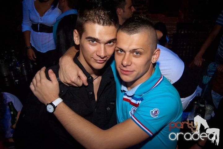 Vineri noaptea în Escape, 